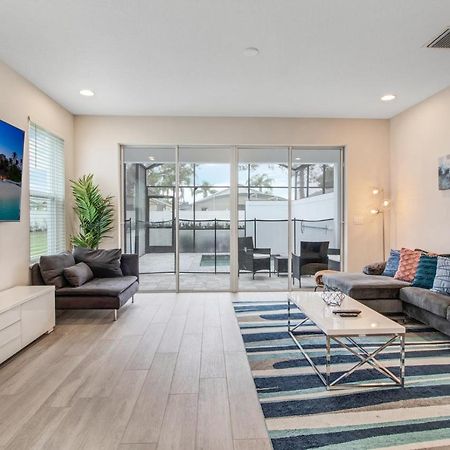 Modern Townhouse Near Disney With Heated Pool オーランド エクステリア 写真