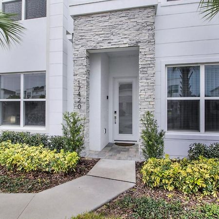 Modern Townhouse Near Disney With Heated Pool オーランド エクステリア 写真