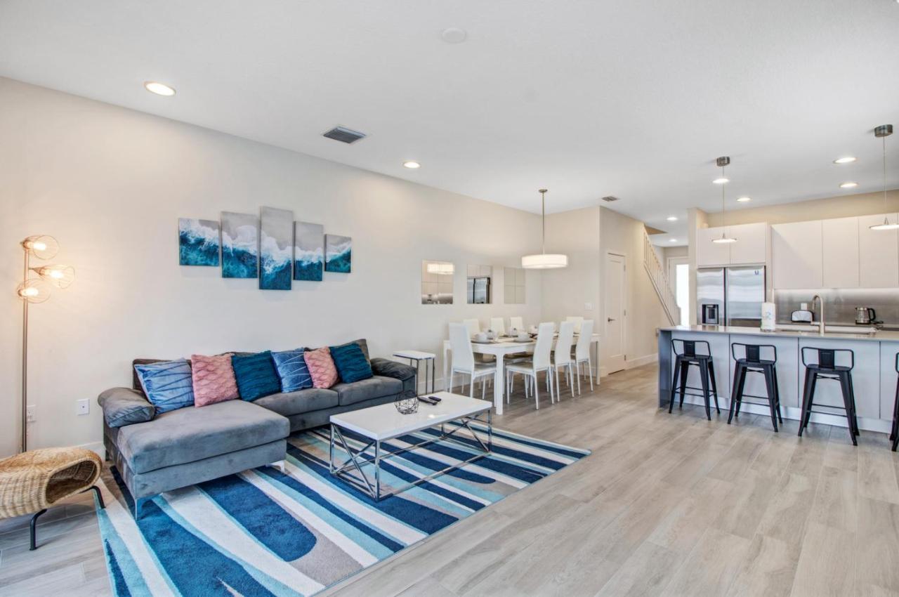 Modern Townhouse Near Disney With Heated Pool オーランド エクステリア 写真