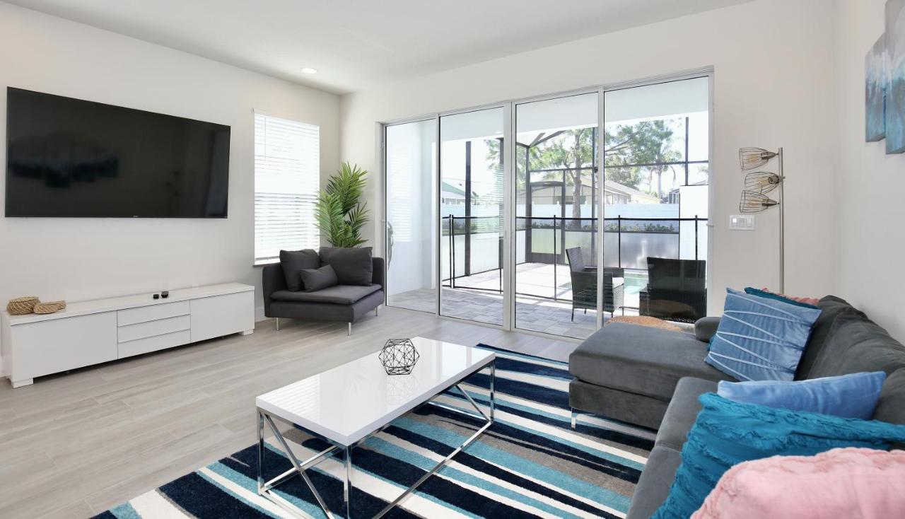 Modern Townhouse Near Disney With Heated Pool オーランド エクステリア 写真
