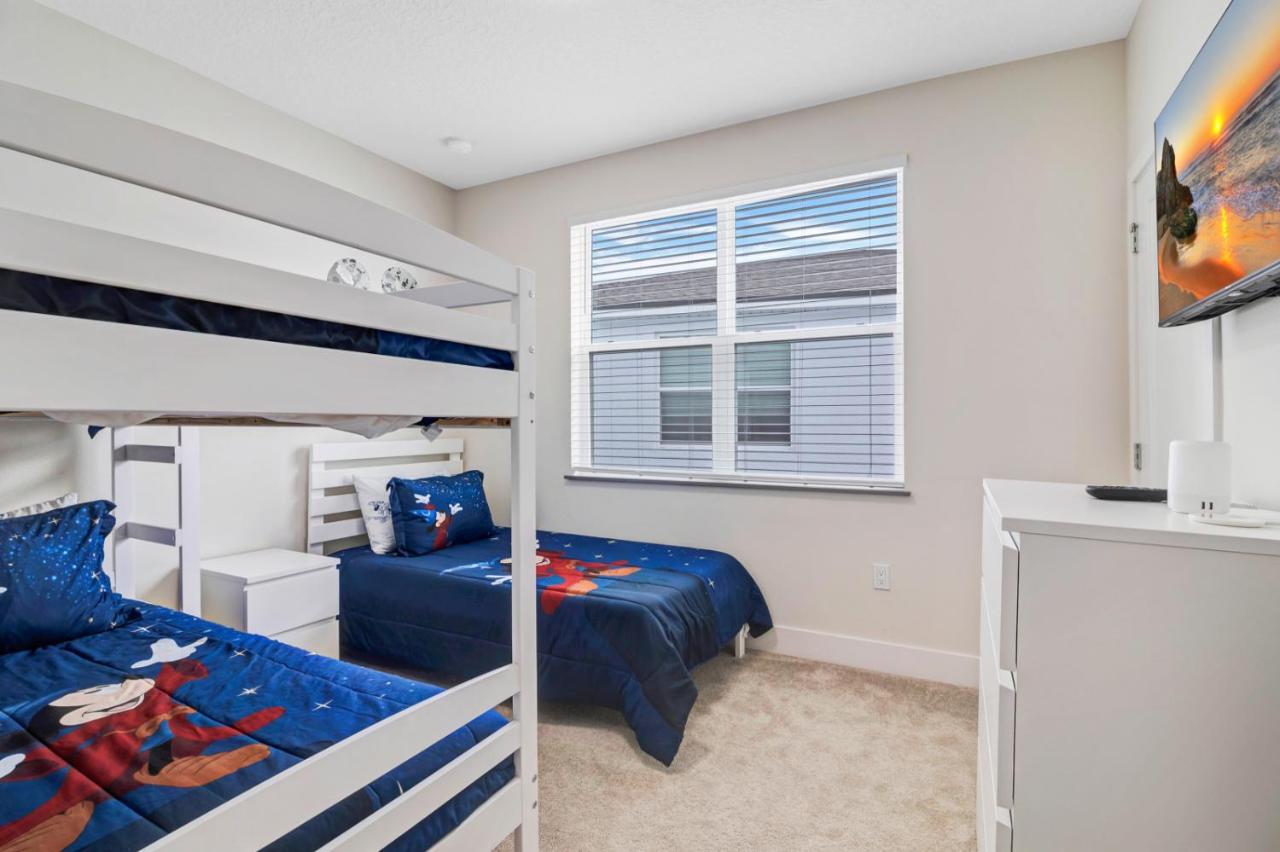Modern Townhouse Near Disney With Heated Pool オーランド エクステリア 写真