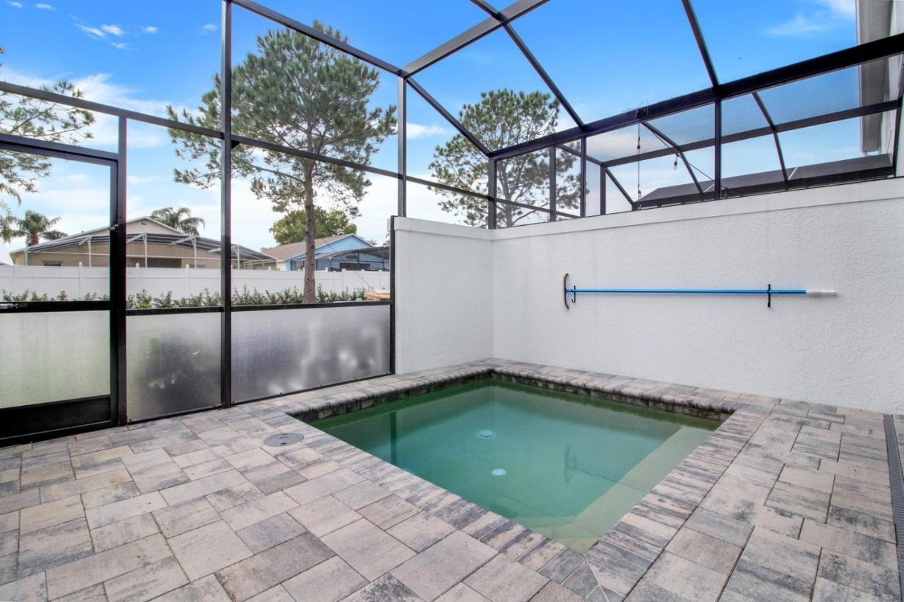 Modern Townhouse Near Disney With Heated Pool オーランド エクステリア 写真