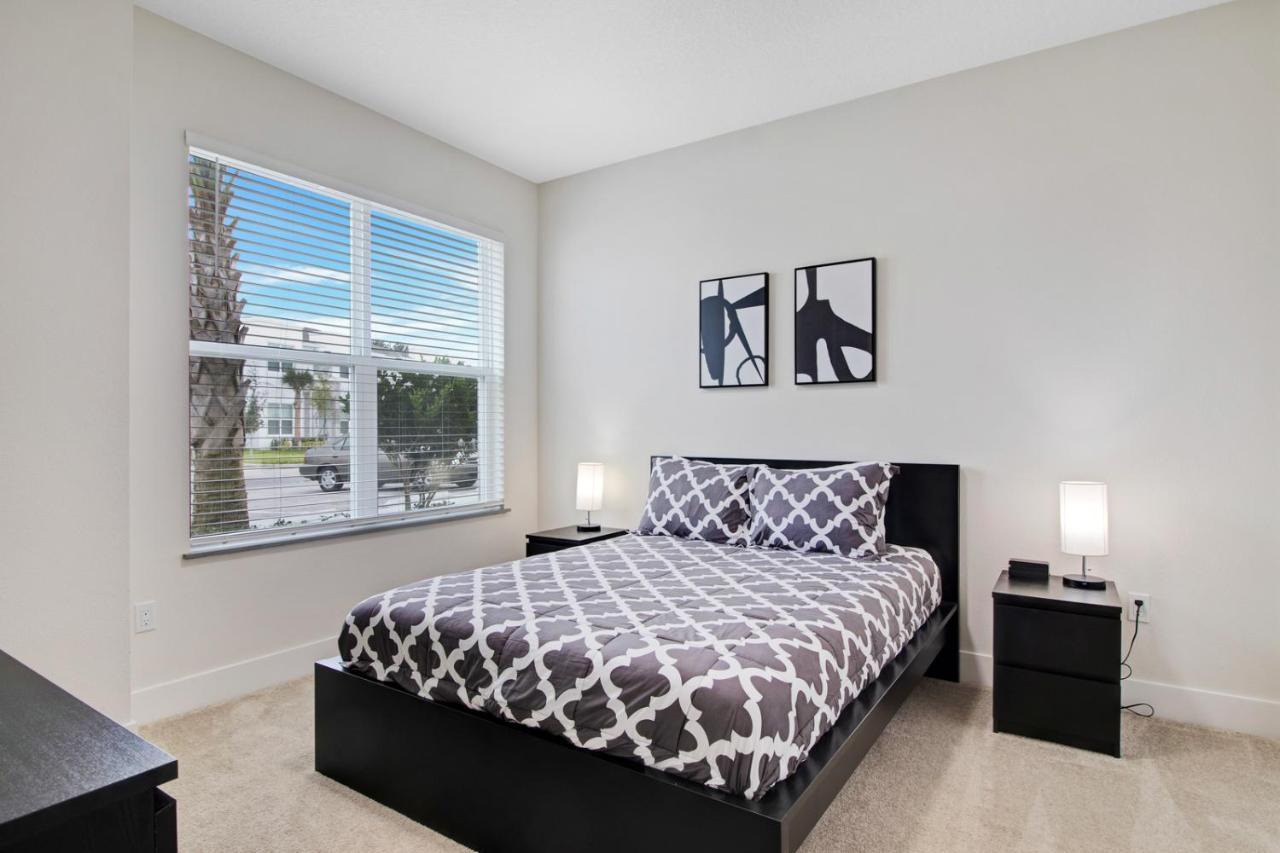 Modern Townhouse Near Disney With Heated Pool オーランド エクステリア 写真