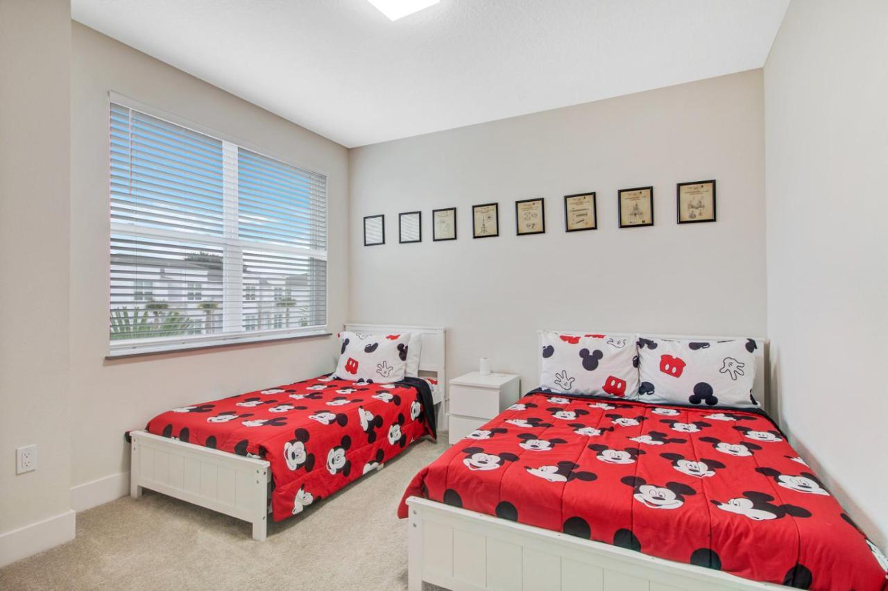 Modern Townhouse Near Disney With Heated Pool オーランド エクステリア 写真