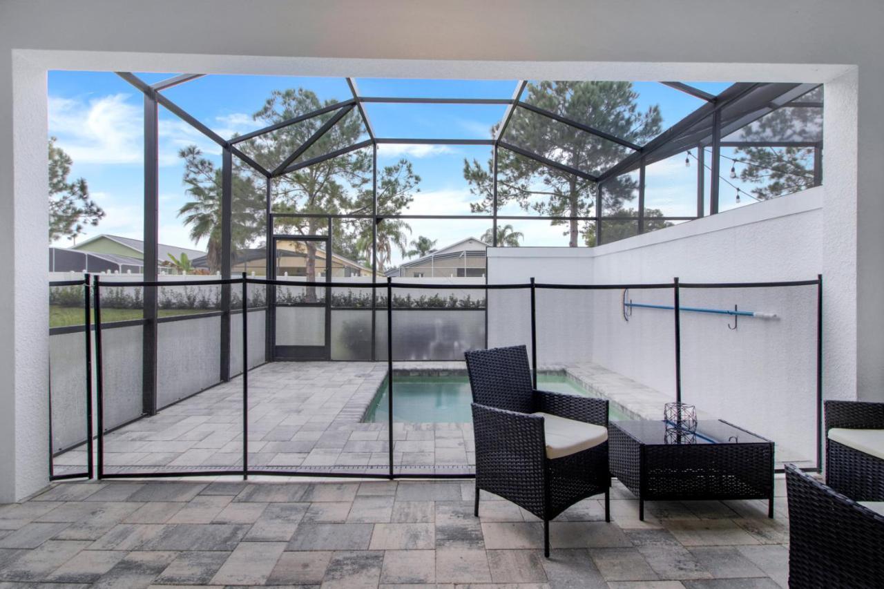 Modern Townhouse Near Disney With Heated Pool オーランド エクステリア 写真